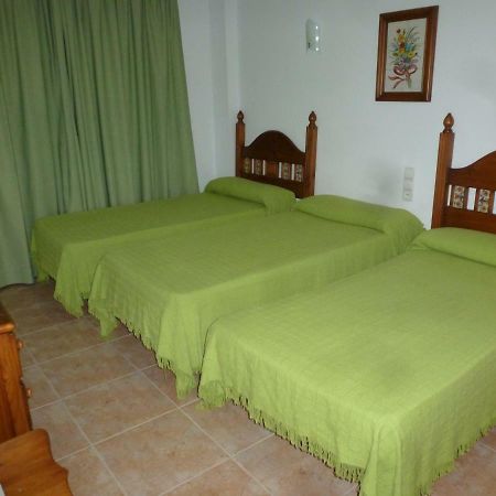 Hostal Cortes 加鲁查 外观 照片