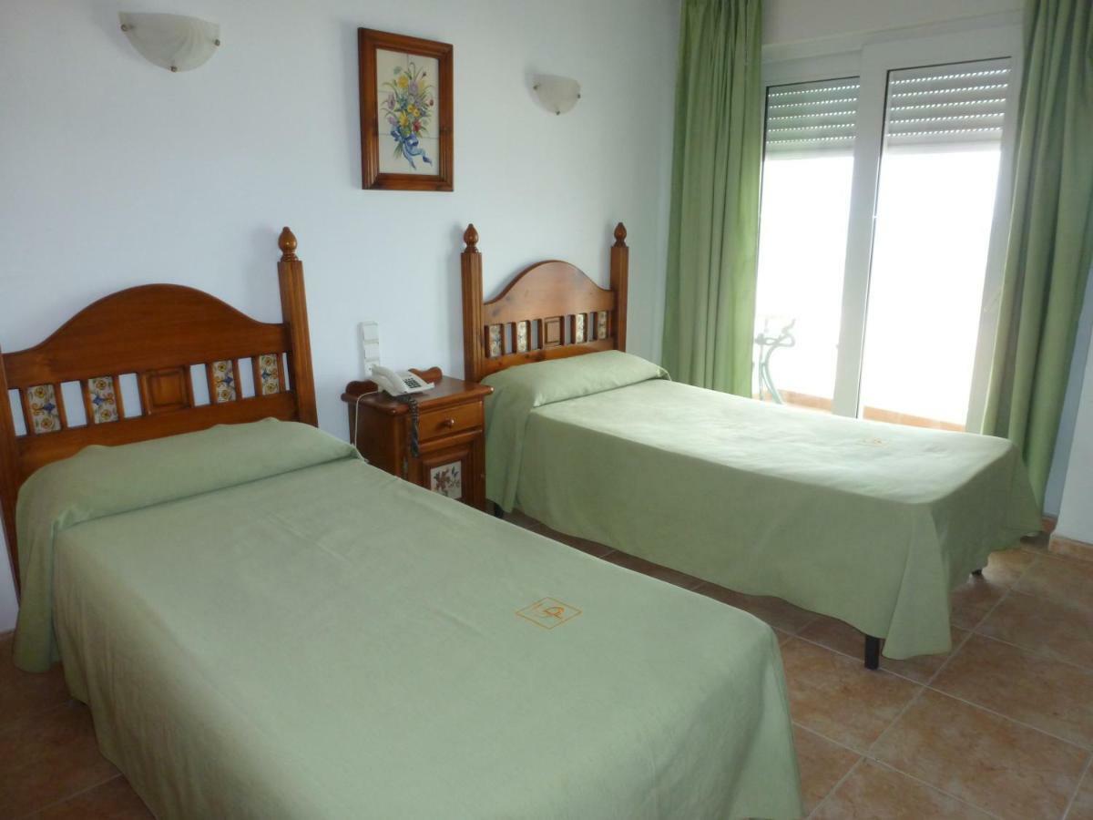 Hostal Cortes 加鲁查 外观 照片